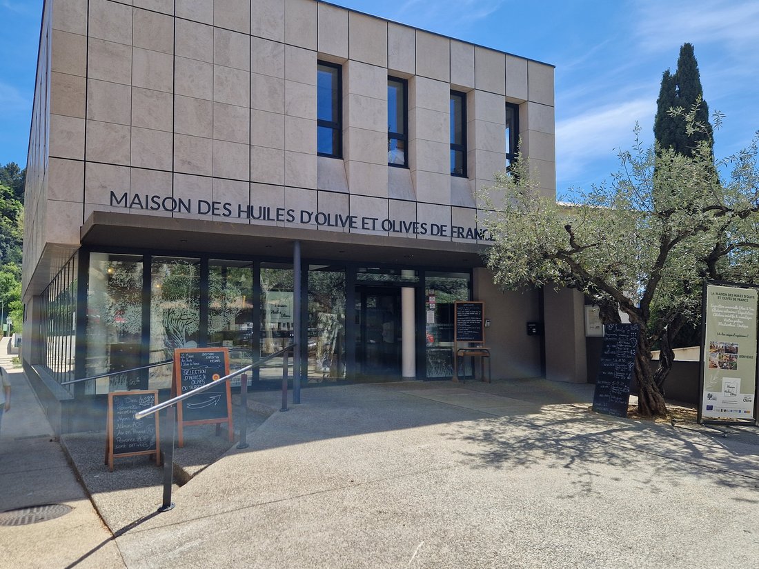 La Maison des Huiles d'Olive et des Olives à Nyons, vue paysage
